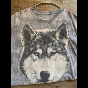 Wolf tee